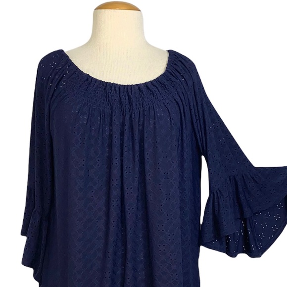 Melissa Paige Navy Eyelet Bell Sleeve Top 2X - Picture 2 of 8